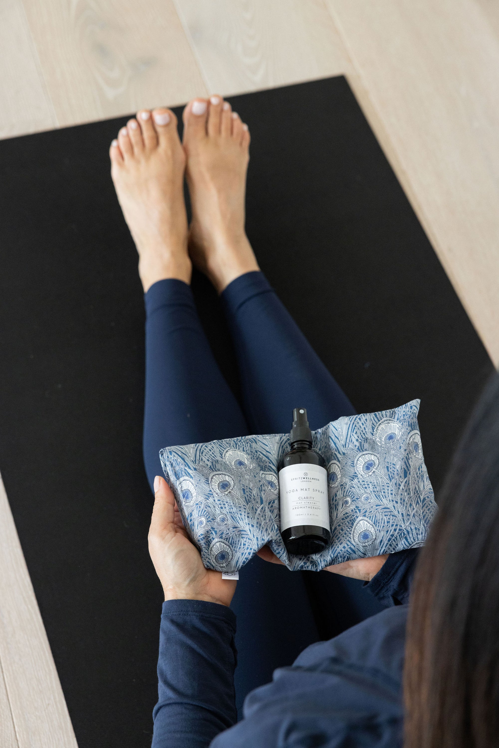 All natural yoga mat spray to clean and restore the yoga mat | Spritz wellness 